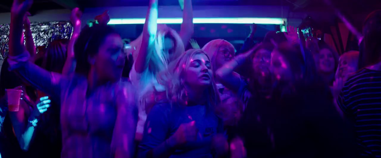 Neighbors 2 - Sorority Rising (2016) BluRay Hindi + English 720p x264 AVC HE-AAC 2.0 ESub.mkv.0004